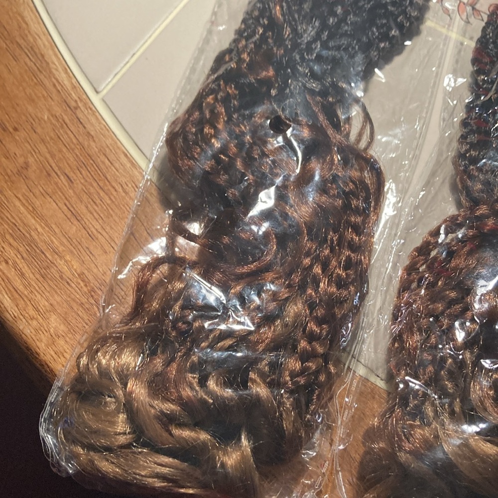 Braiding hair - Picture 6 of 17
